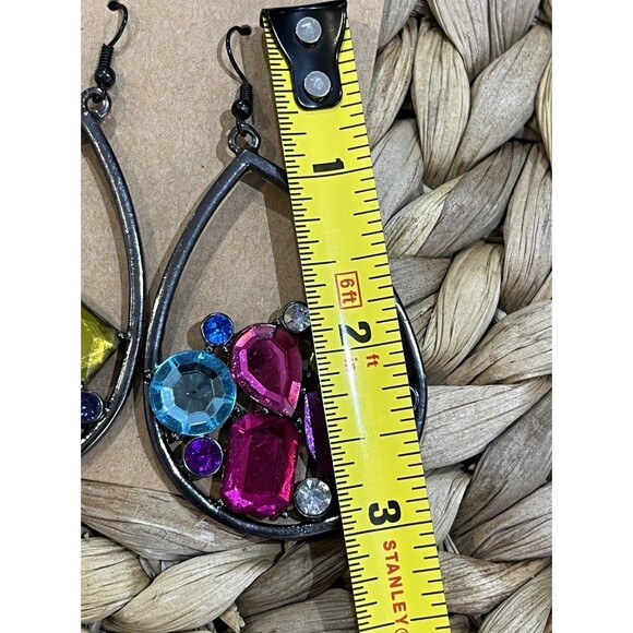 Vintage Gunmetal Jewel Tone Faux Rhinestone Dangle Rainbow Earrings Mob Wife - Picture 4 of 6